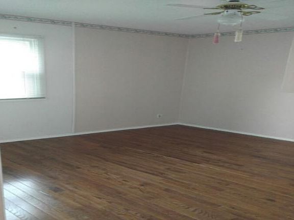 5th image of 4106 W Englewood Blvd