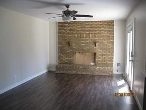 5th image of 2909 E Empire Dr