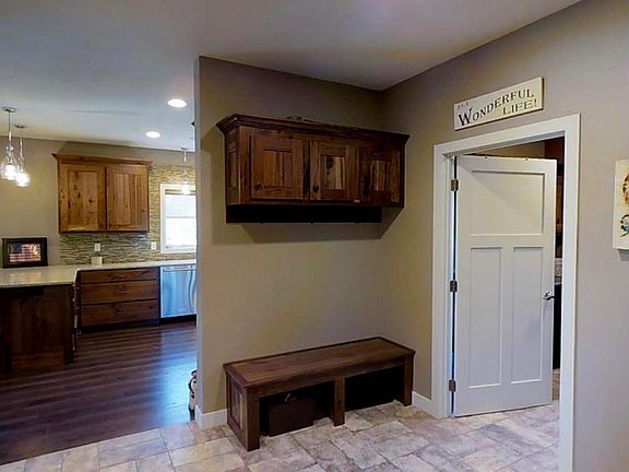 4th image of 378 Desiree Dr