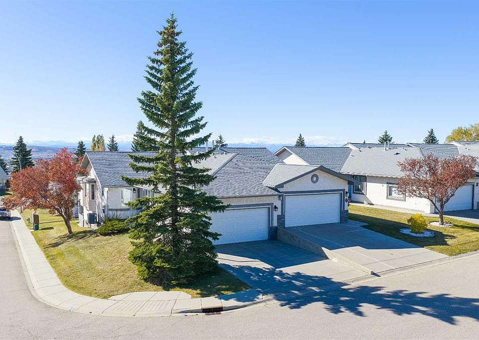 1st image of 4 NE Arbour Cliff Ct NW
