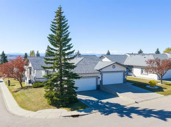 4 NE Arbour Cliff Ct NW, Calgary, AB T3G 3W6