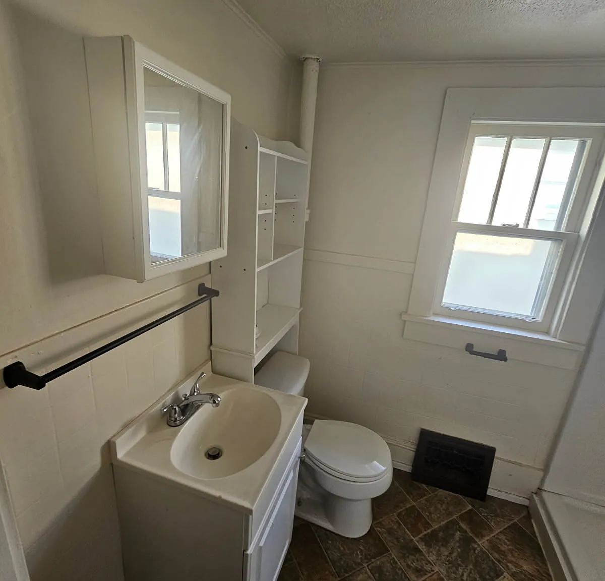 2 bed, $900 — Photo 4