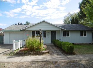 300 E Cambridge Dr, Newberg, OR 97132