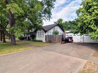 101 Bellevue Dr, Cleburne, TX 76033