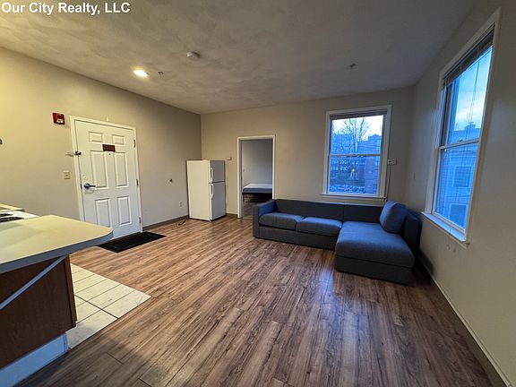 4th image of 364 Harvard St #10A