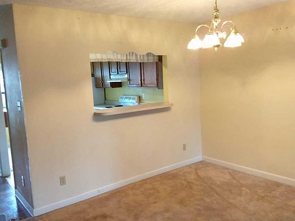 5th image of 425 Bayberry Ct