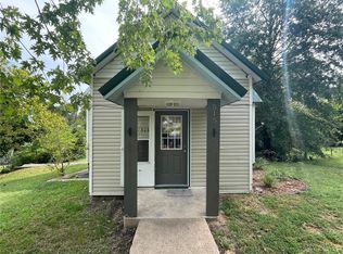 515 S Center St, Grove, OK 74344