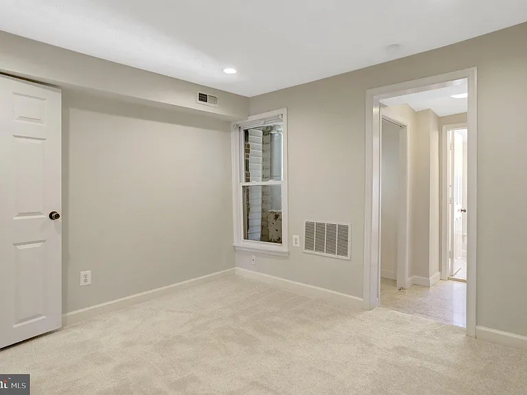 619 N Henry St — Photo 19