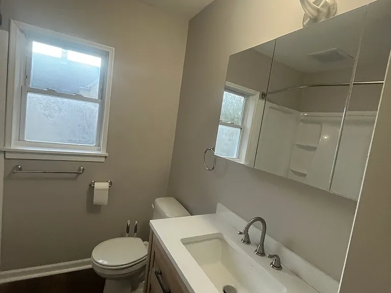 138 E 6th St #138/140 — Photo 11