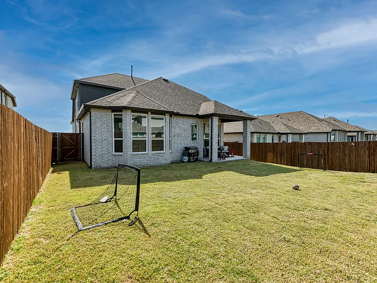 635 Brockwell Bnd — Photo 35