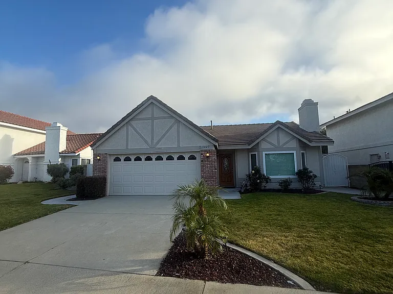1427 Marigold St — Photo 1