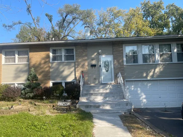 2800 Knollwood Pl, Hazel Crest, IL 60429