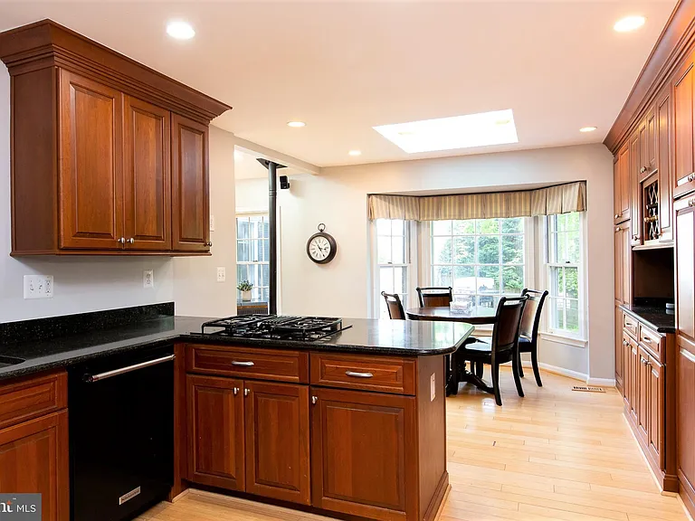 9808 Korman Ct — Photo 6