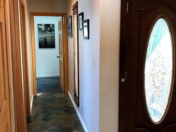 Entry/ Hallway