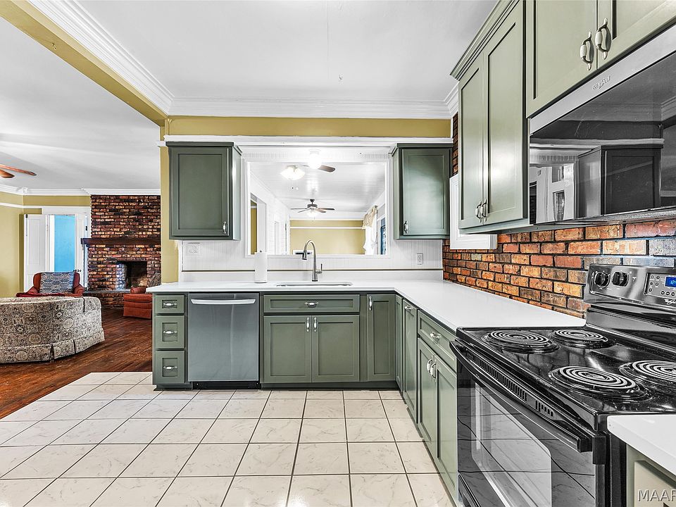 31st image of 306 Jordan Ave