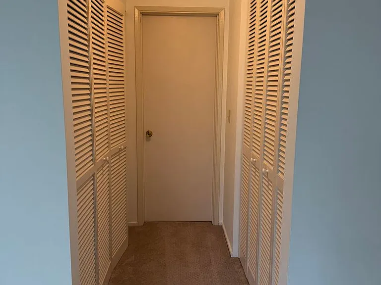 11112 NE 68th St #325 — Photo 9
