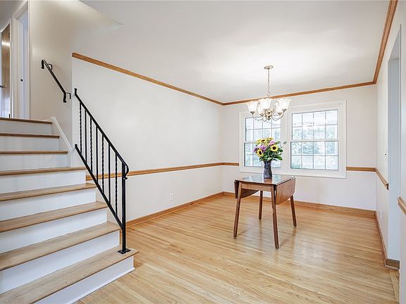 4th image of 512 Black Walnut Dr