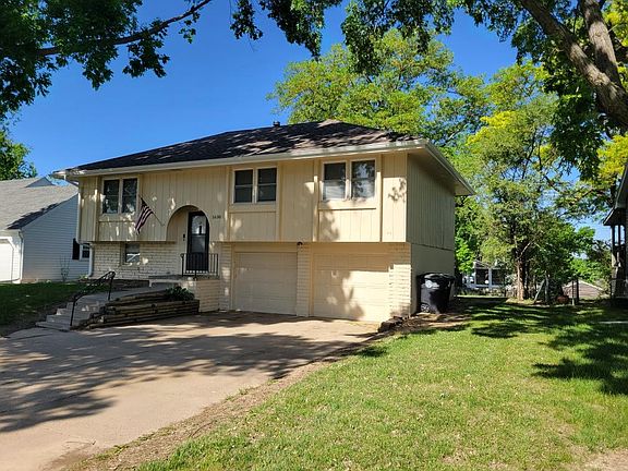 3rd image of 1630 N 107th Ave