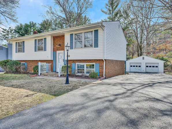 2722 Tanglewood Dr, Roanoke, VA 24018