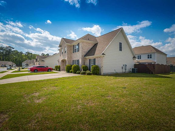 3rd image of 1601 B Cambria Dr