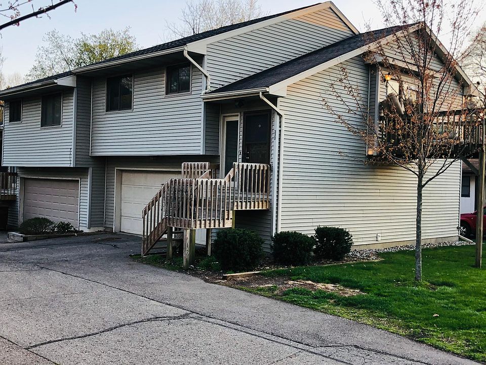 1st image of 330 E Sycamore St #330