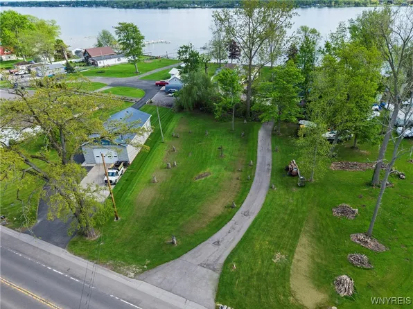 2286 River Rd, Niagara Falls, NY 14304