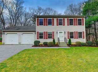 41 Rocky Crest Rd, Cumberland, RI 02864