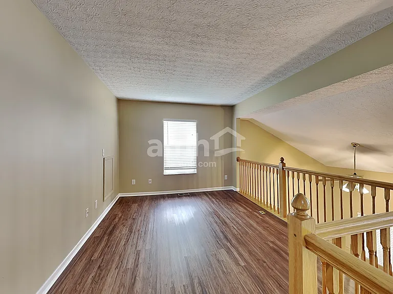 665 Norfolk Sq N — Photo 9