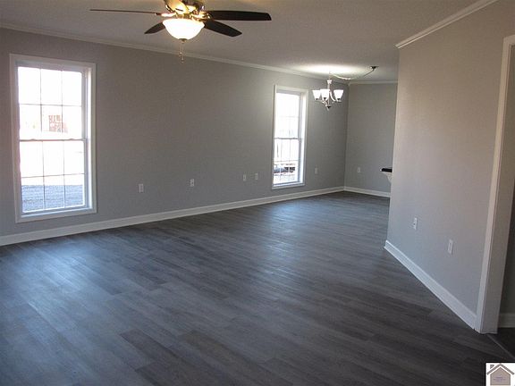 5th image of 790 Fairview St