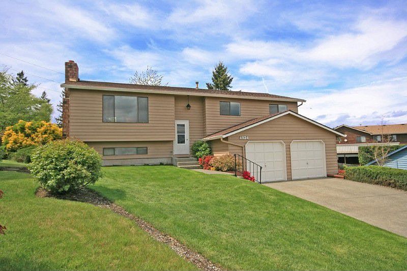 1st image of 4924 S 181st Pl