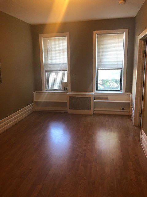 2nd image of 2207 19th St APT 32