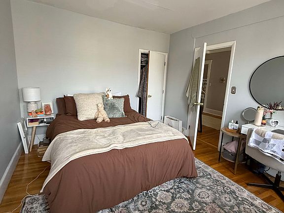 2nd image of 110 Lanark Rd APT 1