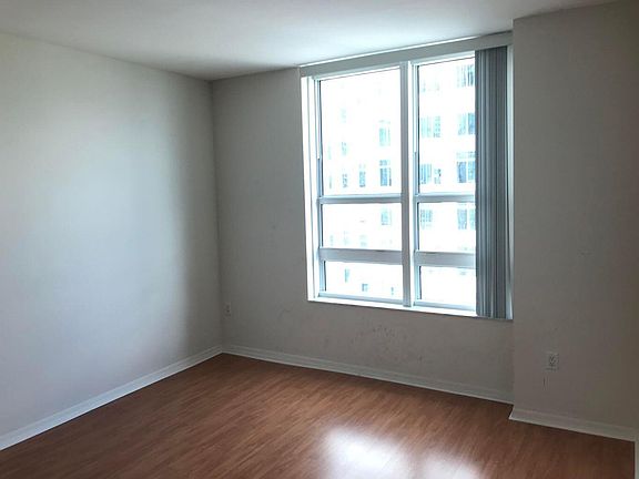3rd image of 950 Brickell Bay Dr APT 2802