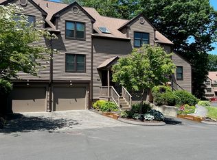 4 Deepwood Cir, Monroe, CT 06468