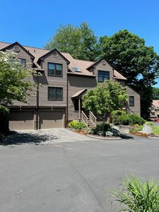 4 Deepwood Cir, Monroe, CT, 06468