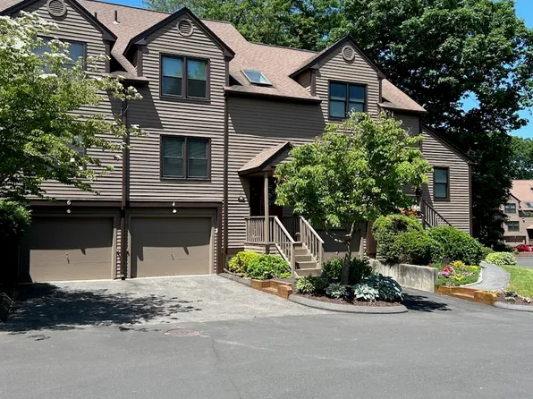 4 Deepwood Circle, Monroe, CT 06468