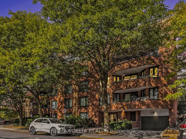 295 Gilmour St #304, Ottawa, ON K2P 0P7