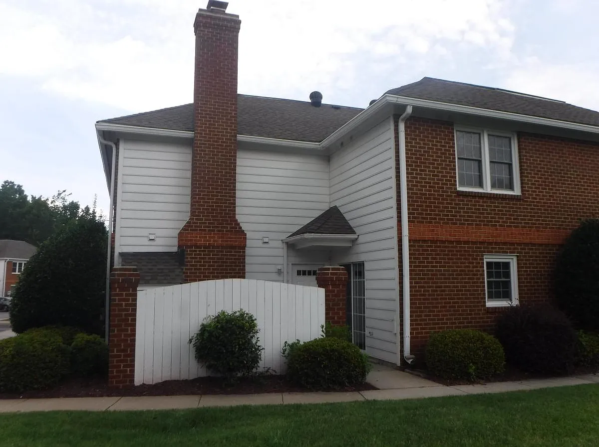 2 bed, 1272 sqft, $1,895 — Photo 1