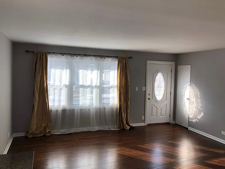 315 N School St — Photo 14