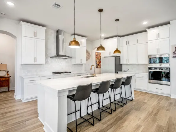 208 Twinflower Trail Ct, Willis, TX 77318