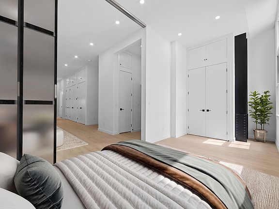 4th image of 111 Reade St #1