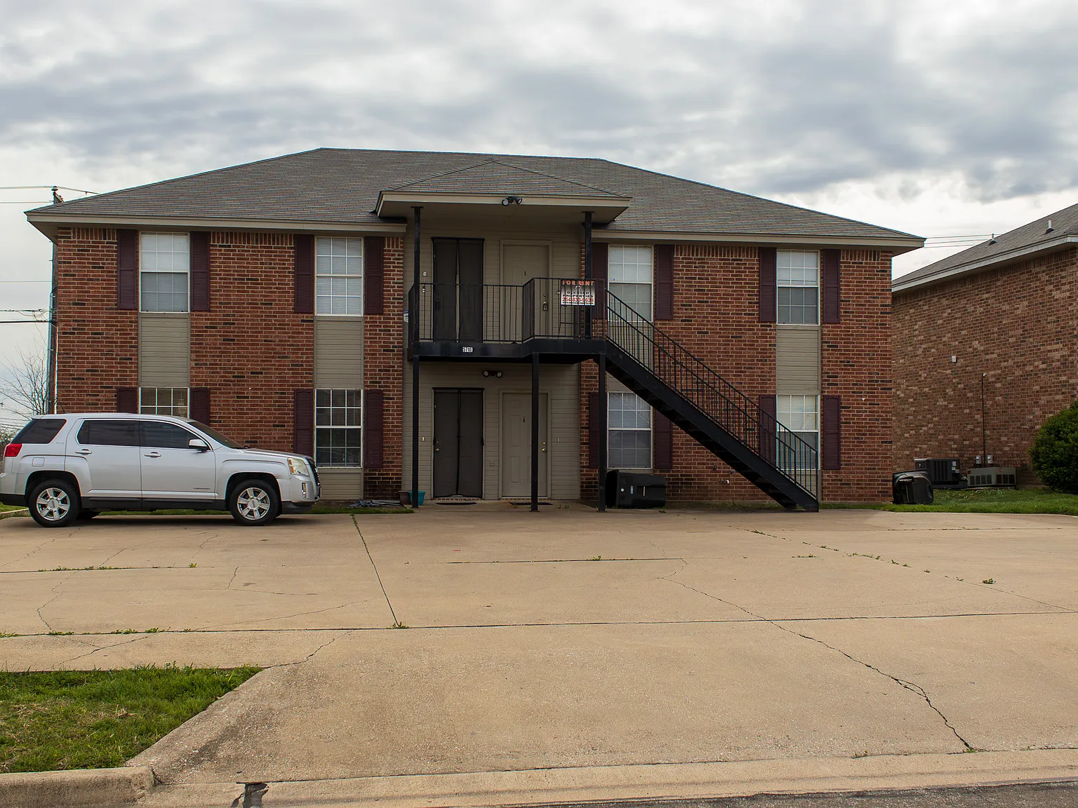 5710 Greengate Drive - C — Photo 2