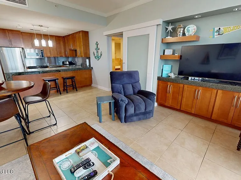 2060 Beach Blvd #901 — Photo 10