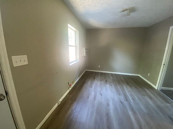 4th image of 1530 & 1540 Elm St #7