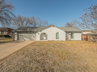 8417 Main St, North Richland Hills, TX 76182