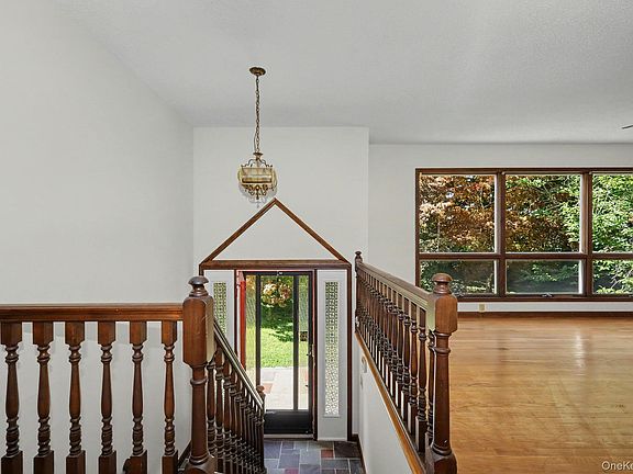 5th image of 214 Starr Ridge Road
