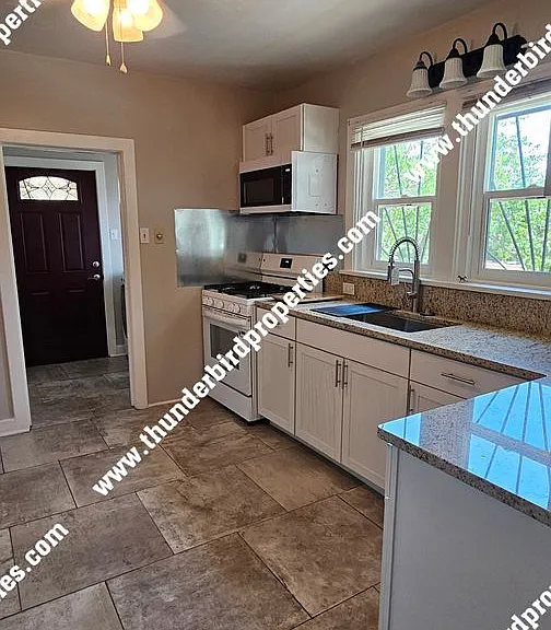 607 Delamar Ave NW — Photo 13
