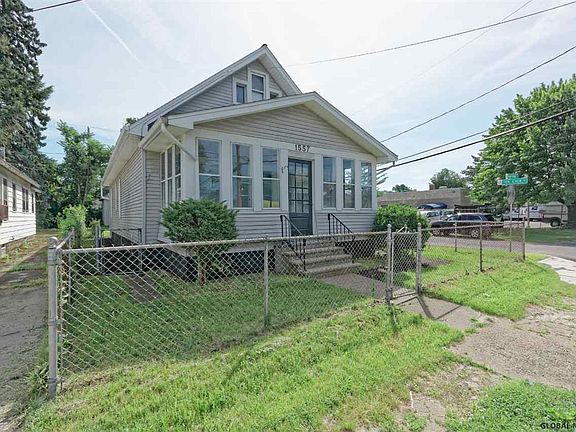 3rd image of 1557 Hawthorne St