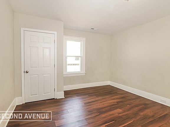 2nd image of 3030 Greenwood Ave