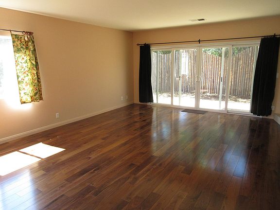 Living Room-2nd View